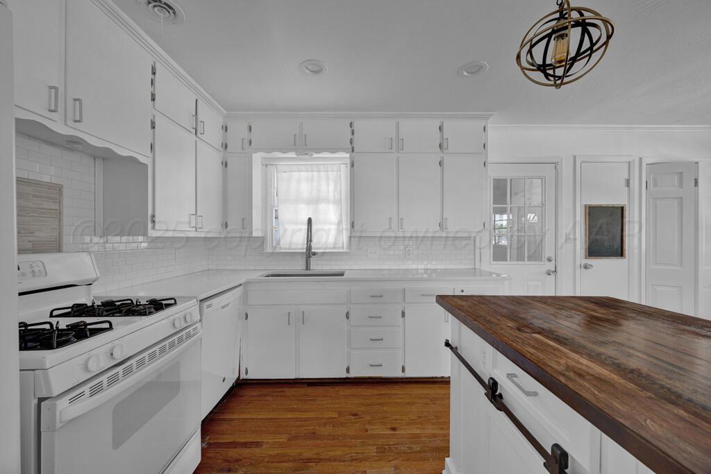 4710 South Rusk Street Amarillo, TX 79110 - Photo 8 of 22 kitchen 6