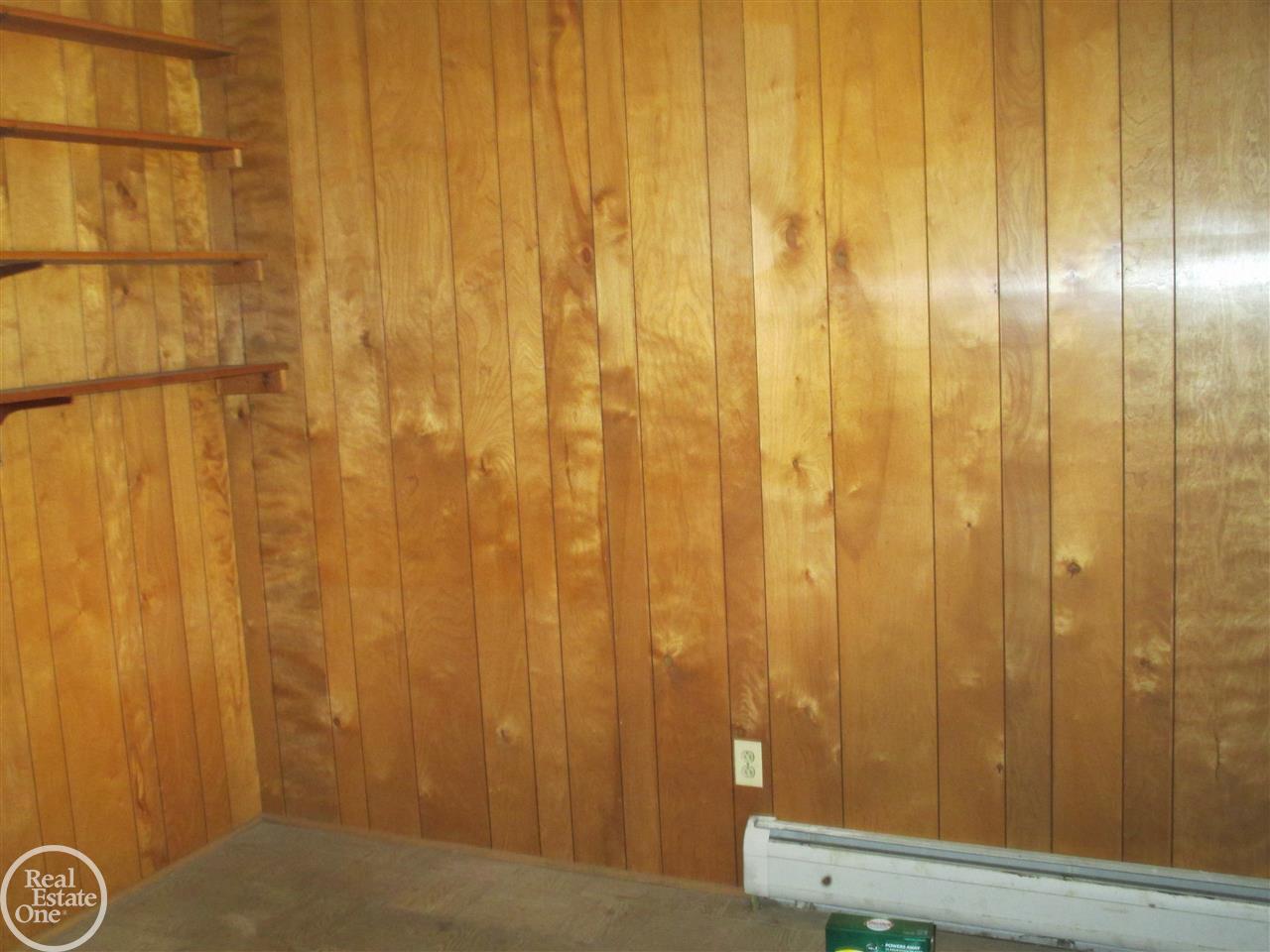 763 Hampton Road Grosse Pointe, MI 48236 - Photo 8 of 16 31244458-7.JPG