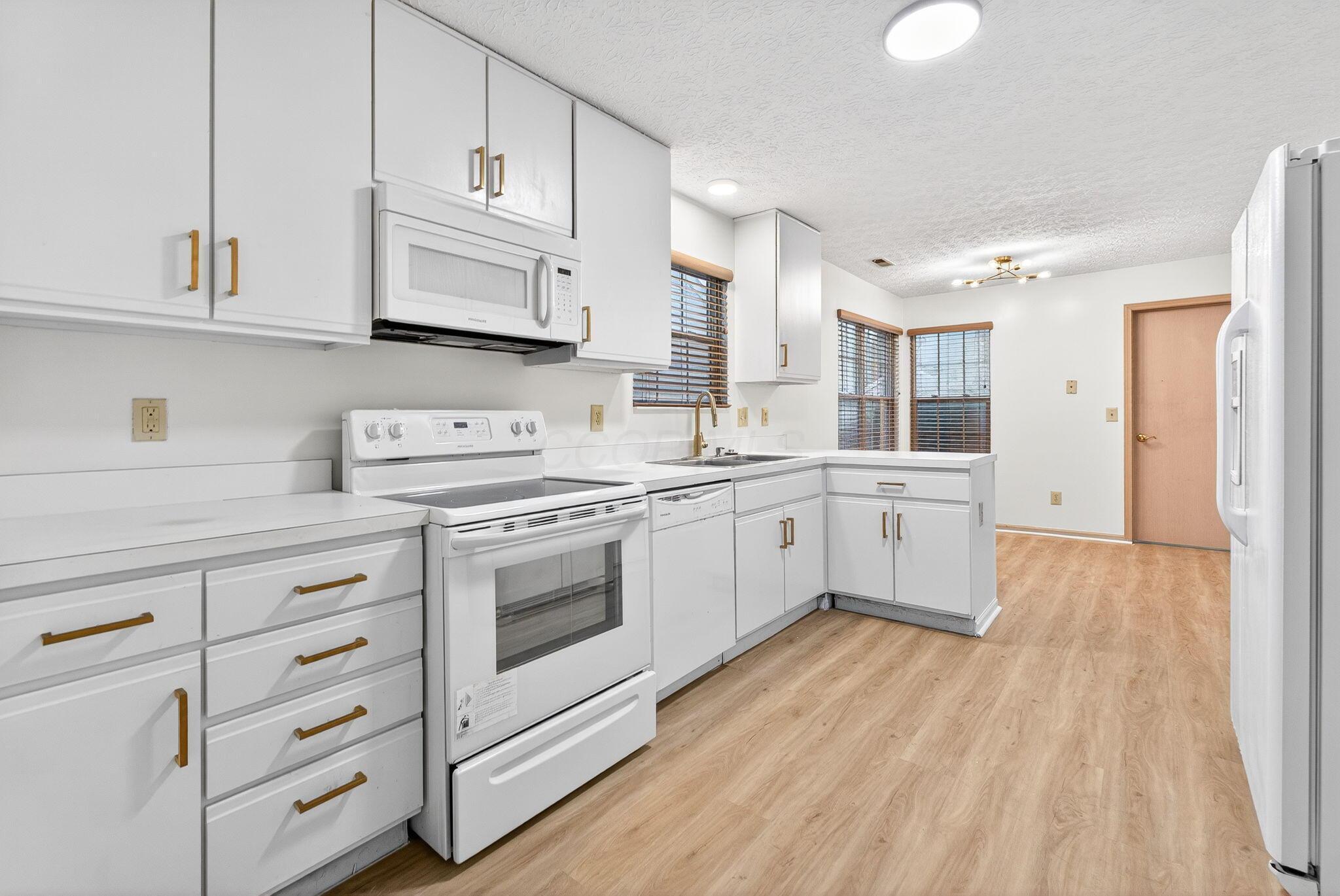 2064 Waymont Road Columbus, OH 43229 - Photo 14 of 31 2064 Waymont Rd (Interior)-11