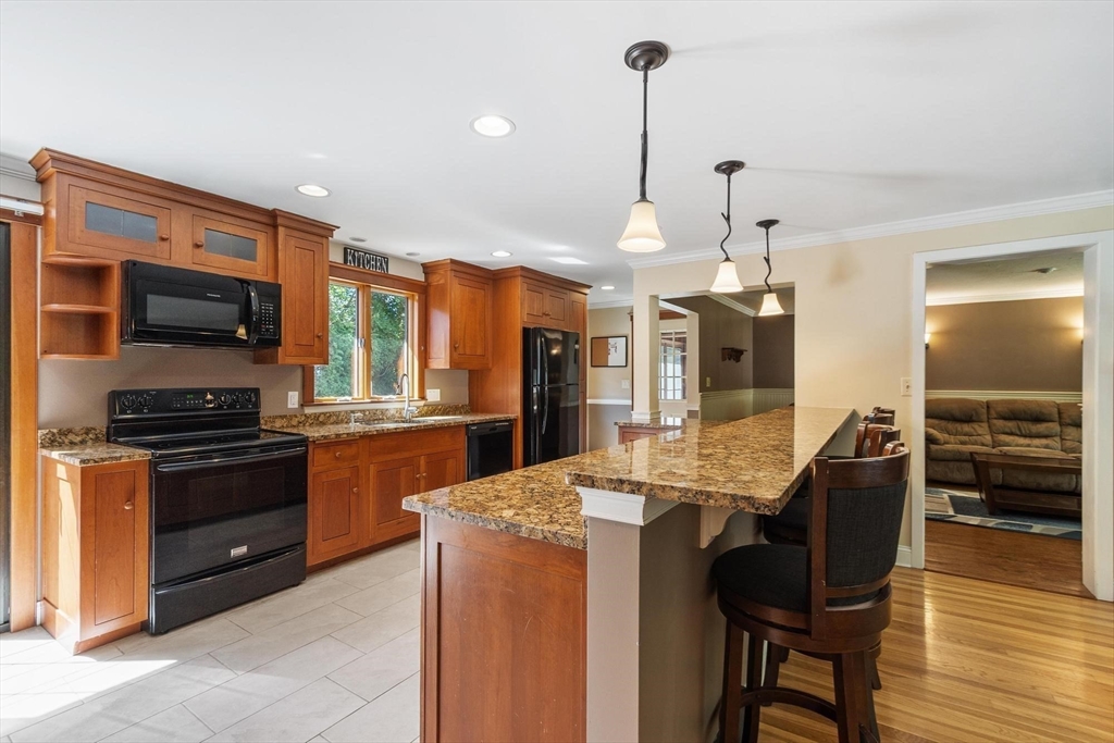 89 Stony Brook Road Raynham, MA 02767 - Photo 5 of 23