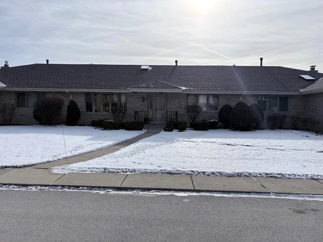 $300,000 | 10935 Colorado Court, Orland Park, IL 60467