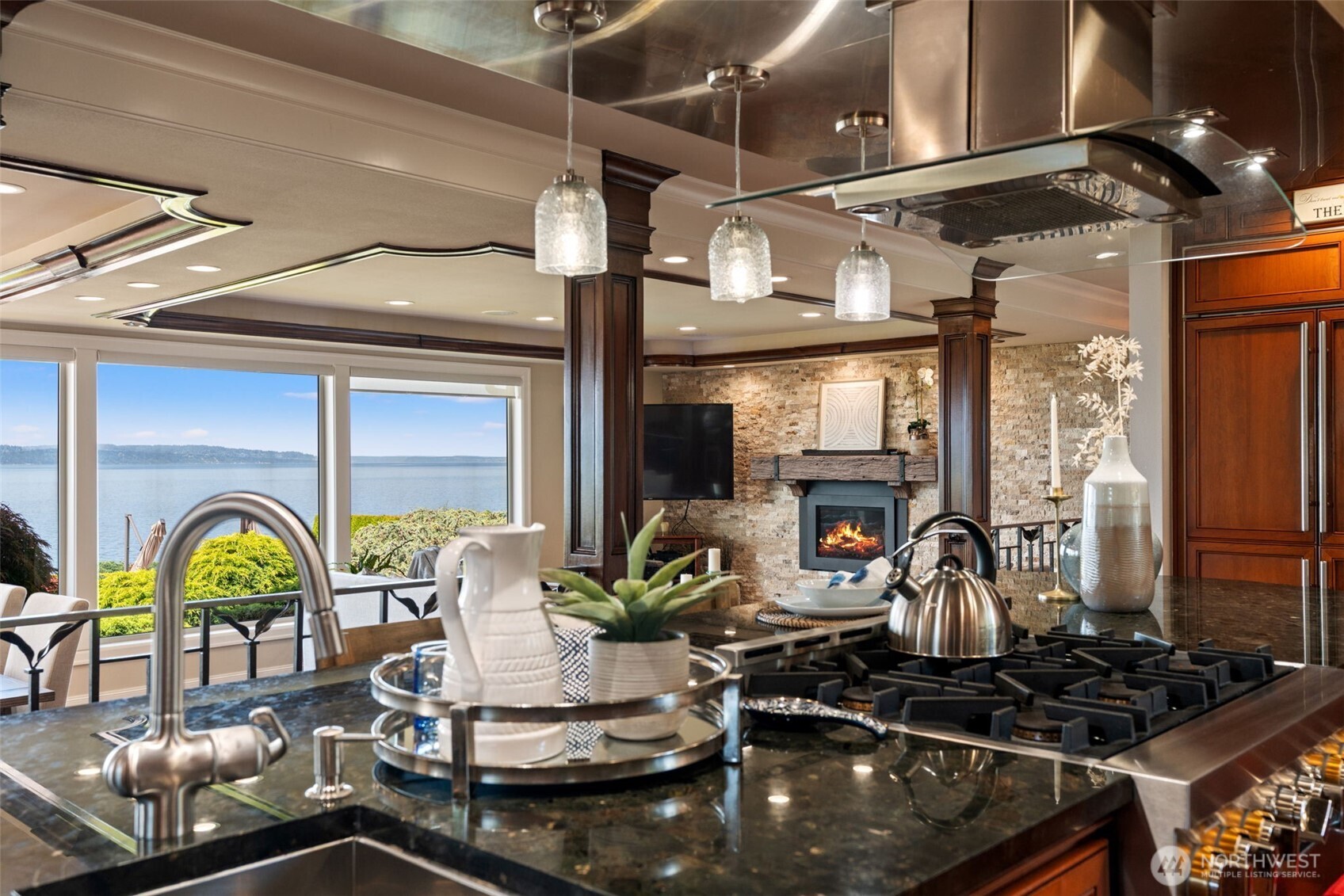 8723 Talbot Road Edmonds, WA 98026 - Photo 16 of 40