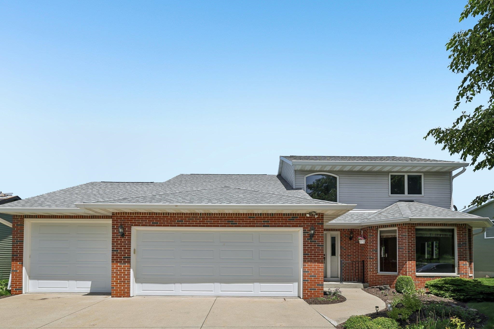 7100 Spring Hill Drive Middleton, WI 53562 - Photo 2 of 57