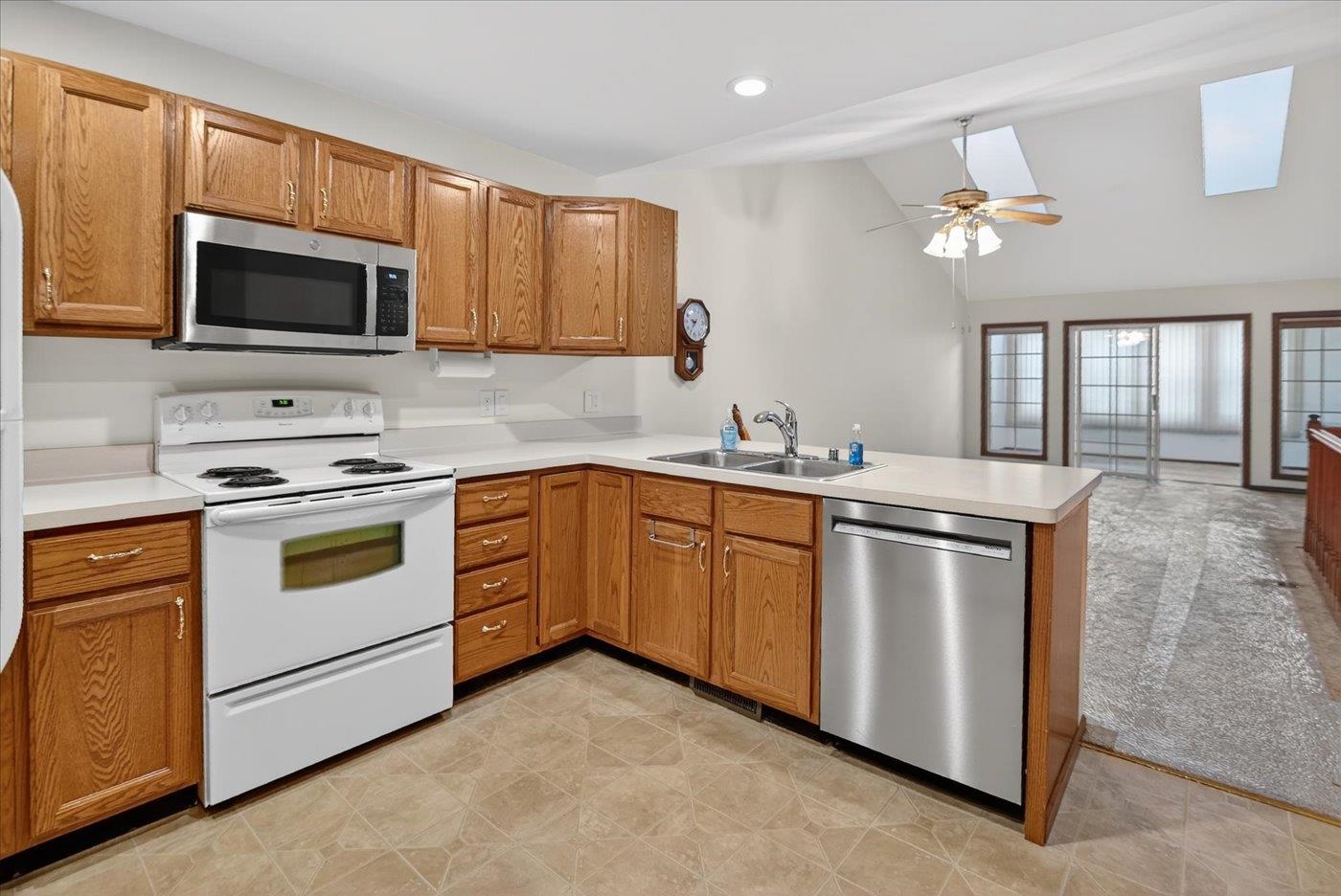 185 North Musket Ridge Drive Sun Prairie, WI 53590 - Photo 25 of 44