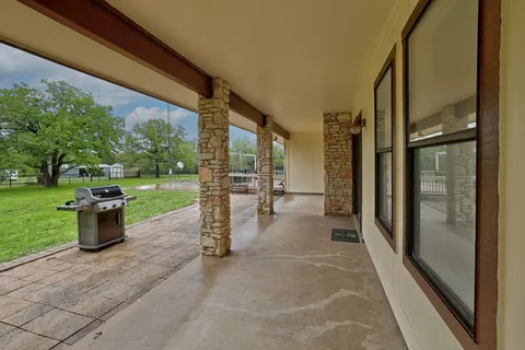 $750,000 | 986 Shiloh Road, Bastrop, TX 78602