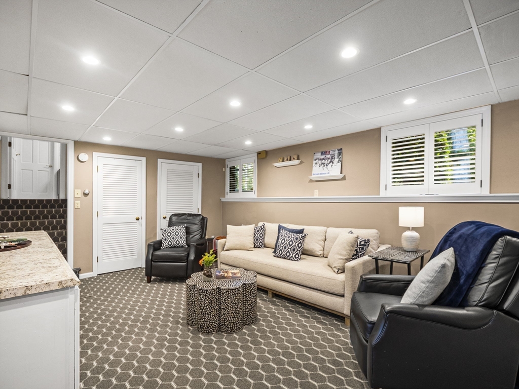 15 North Street Andover, MA 01810 - Photo 28 of 42 a living room with furniture