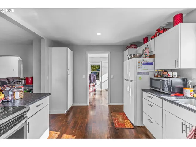 $420,000 | 221 Southwest Rainbow Avenue, Dallas, OR 97338