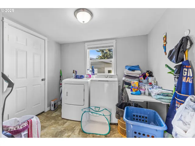 $420,000 | 221 Southwest Rainbow Avenue, Dallas, OR 97338