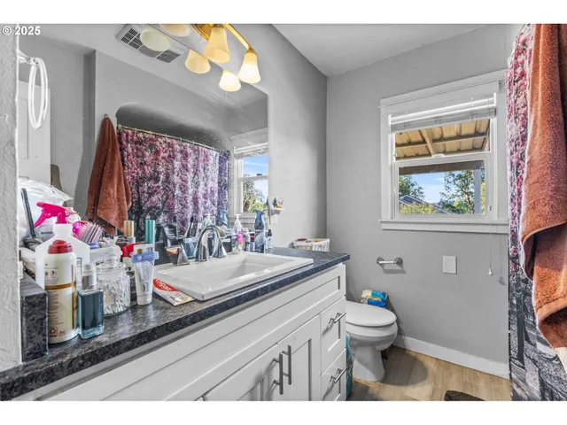 $420,000 | 221 Southwest Rainbow Avenue, Dallas, OR 97338