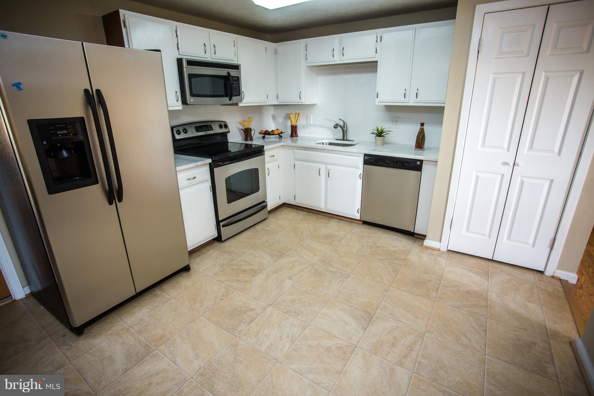 8737 Weems Road Manassas, VA 20110 - Photo 3 of 11 Kitchen