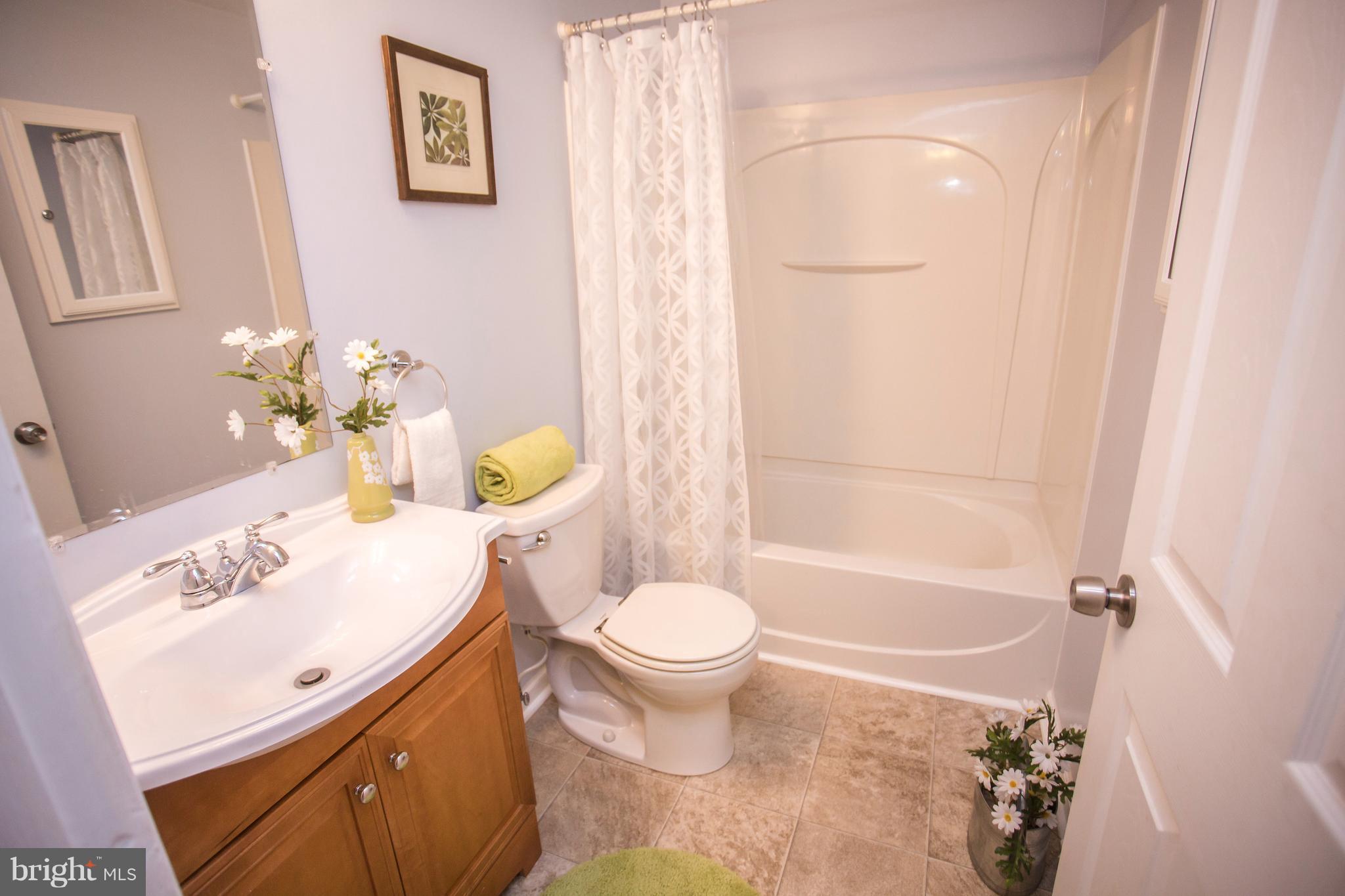 8737 Weems Road Manassas, VA 20110 - Photo 7 of 11 Bath