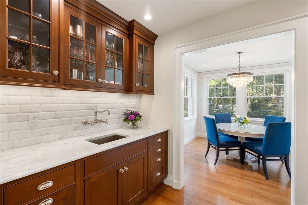 46 Garden Road Wellesley, MA 02481 - Photo 15 of 42