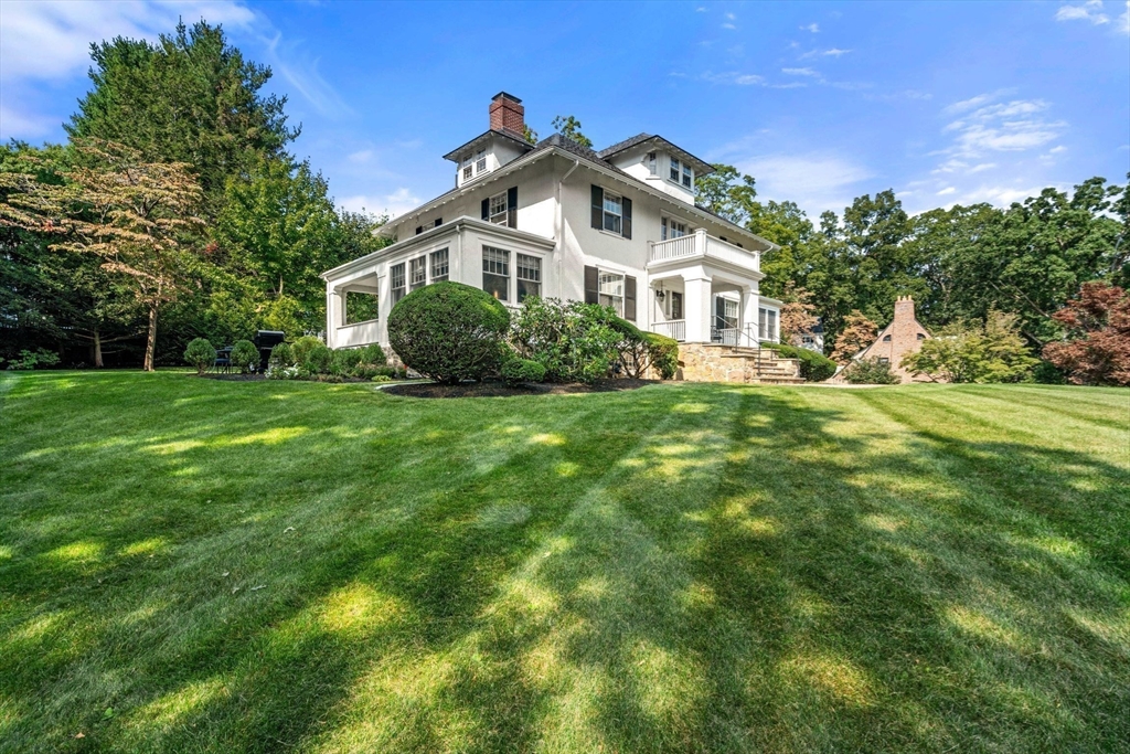 46 Garden Road Wellesley, MA 02481 - Photo 4 of 42