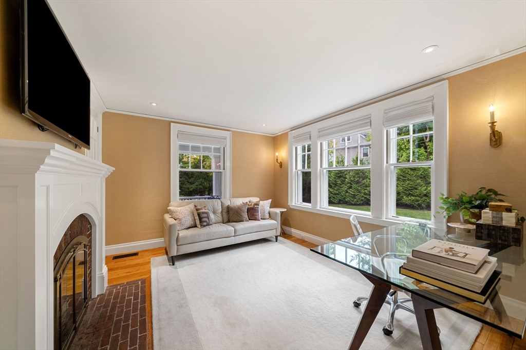 46 Garden Road Wellesley, MA 02481 - Photo 10 of 42