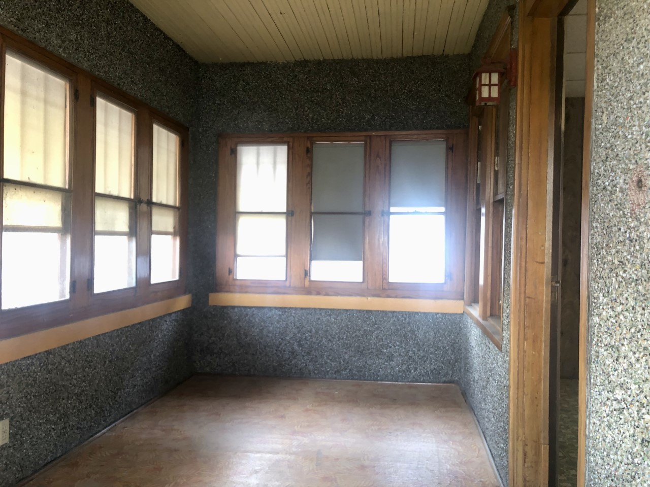 404 West Erie Street Spring Valley, IL 61362 - Photo 2 of 11 a view of an empty room with a window