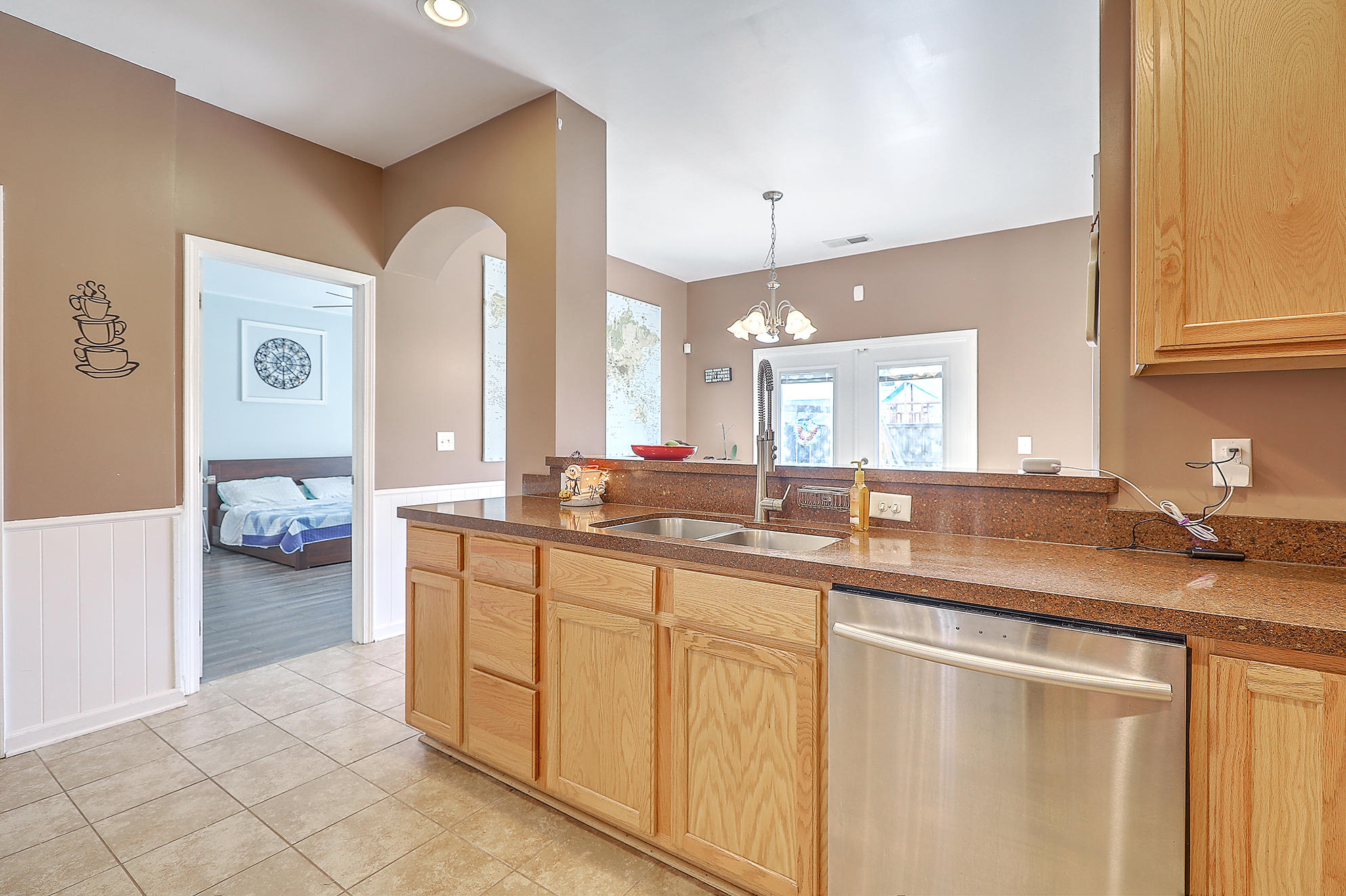 112 Summer View Road Summerville, SC 29486 - Photo 8 of 29 Silestone Countertop