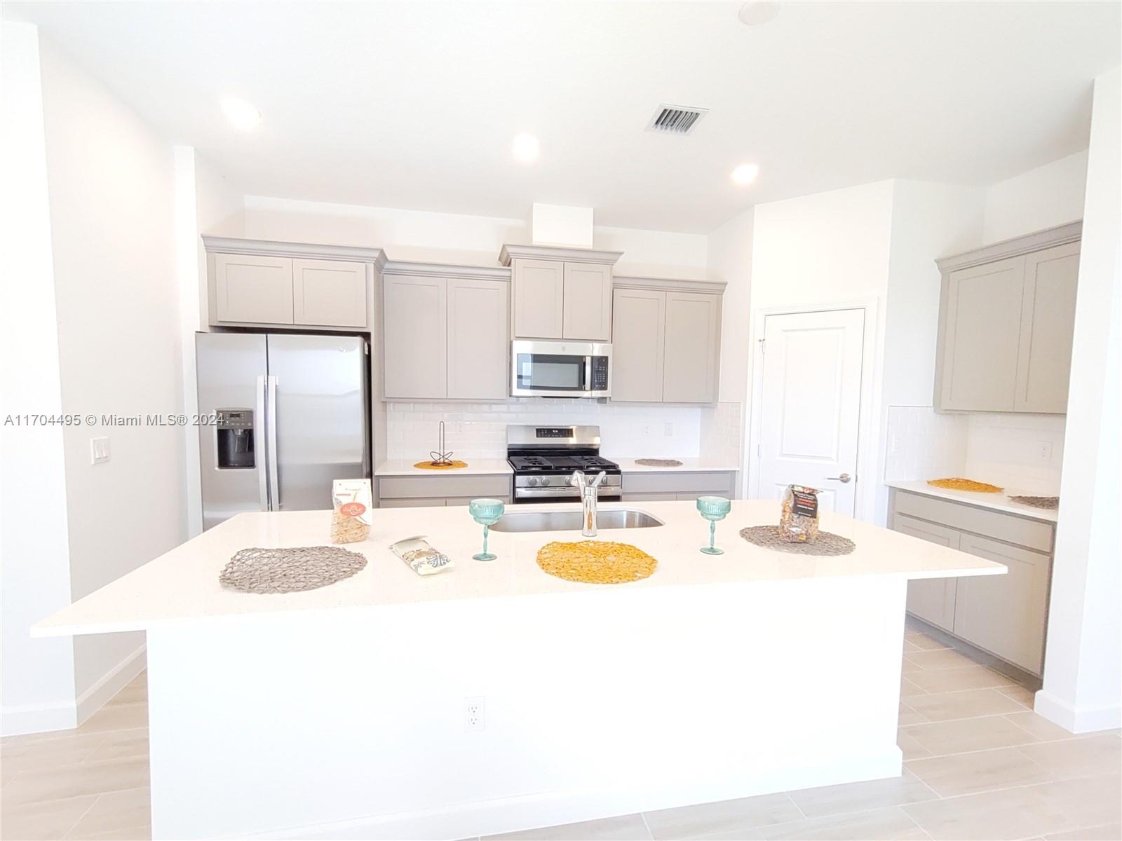 Loxahatchee Loxahatchee, FL 33470 - Photo 4 of 26