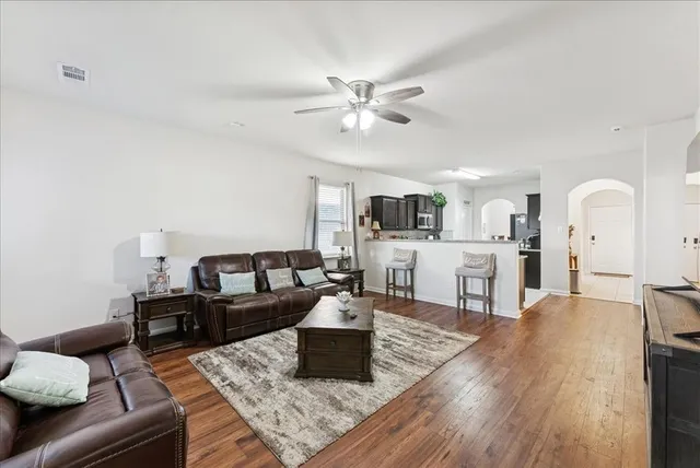 $275,000 | 180 Kennedy Drive, Venus, TX 76084