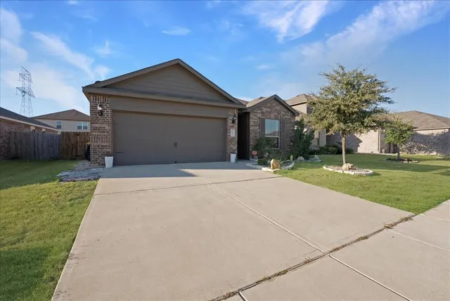 $275,000 | 180 Kennedy Drive, Venus, TX 76084