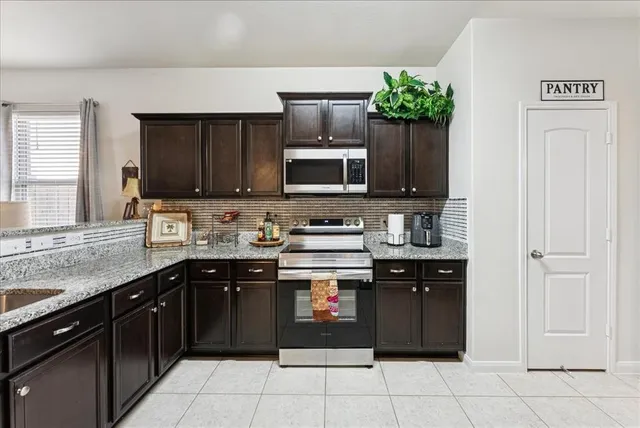 $275,000 | 180 Kennedy Drive, Venus, TX 76084