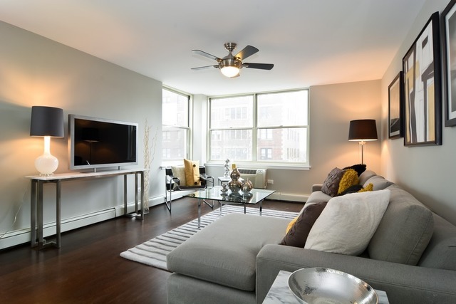 3033 North Sheridan Road, Unit 1106 Chicago, IL 60657 - Photo 2 of 10