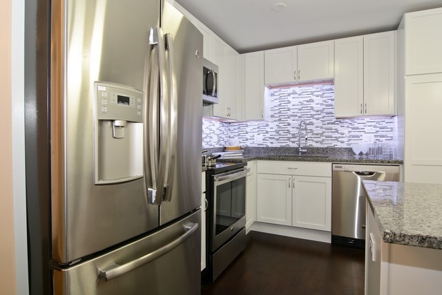 3033 North Sheridan Road, Unit 1106 Chicago, IL 60657 - Photo 5 of 10