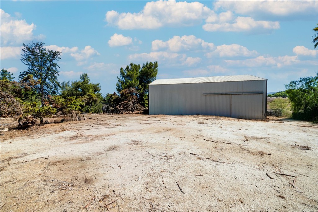 22350 Gavilan Road Perris, CA 92570 - Photo 23 of 34 a view of a backyard of the house