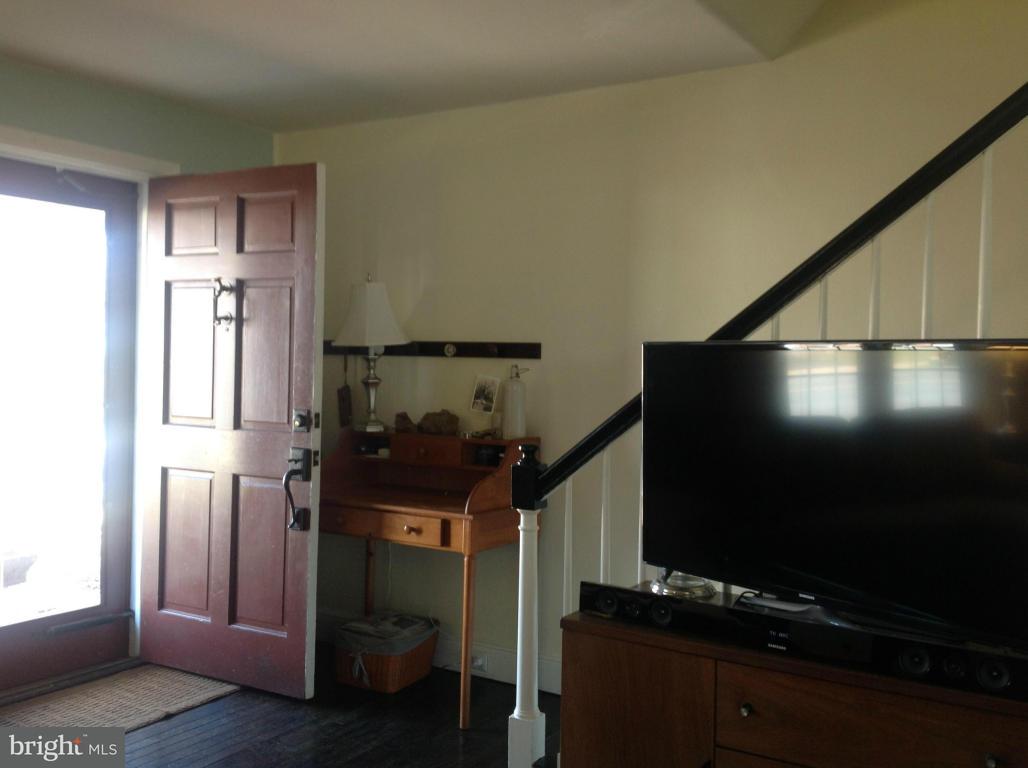 926 Pleasure Road Lancaster, PA 17601 - Photo 3 of 23 Gallery Image 3