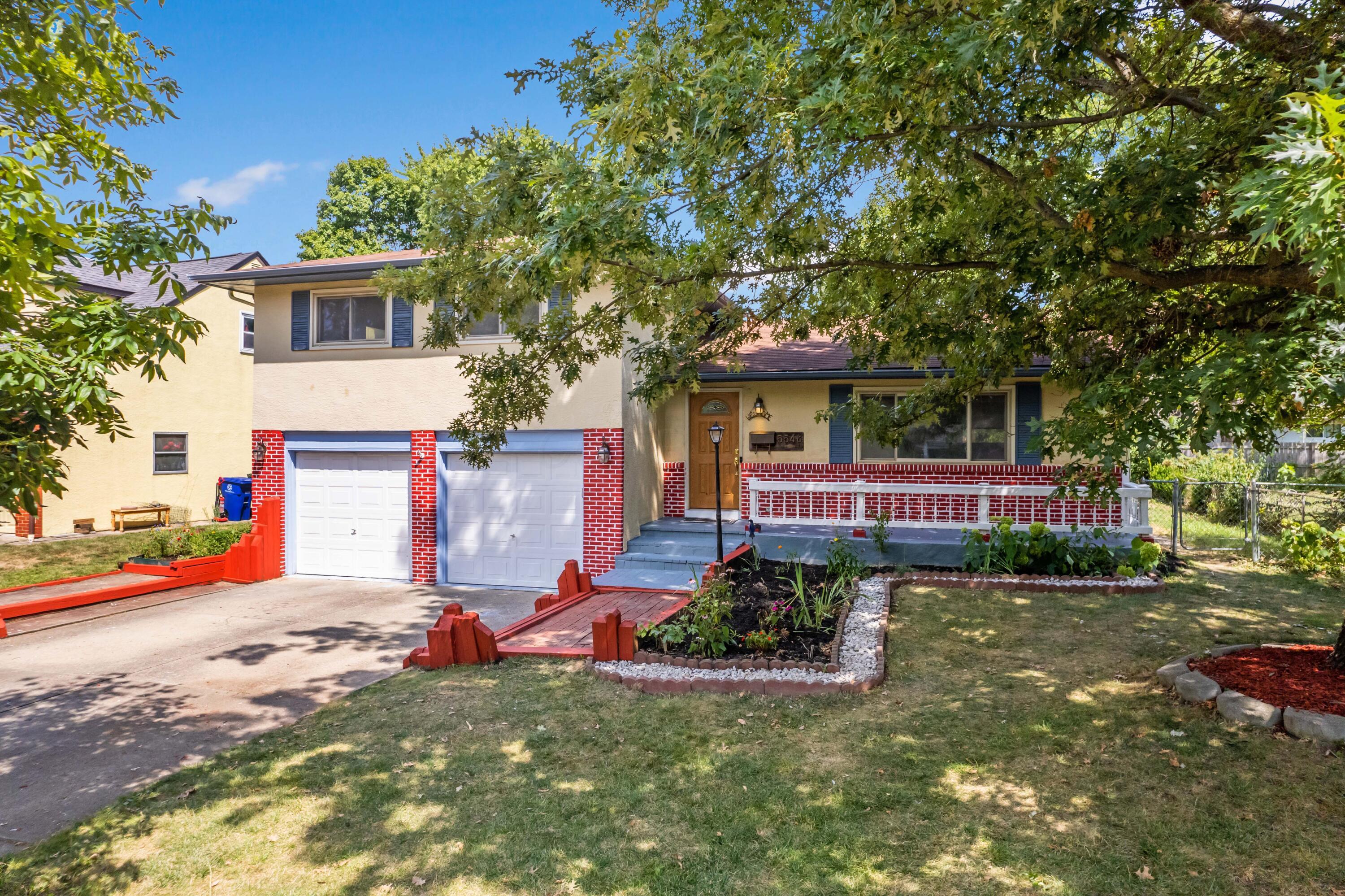 5546 Redwood Road Columbus, OH 43229 - Photo 2 of 66 2-print-DJI_0044