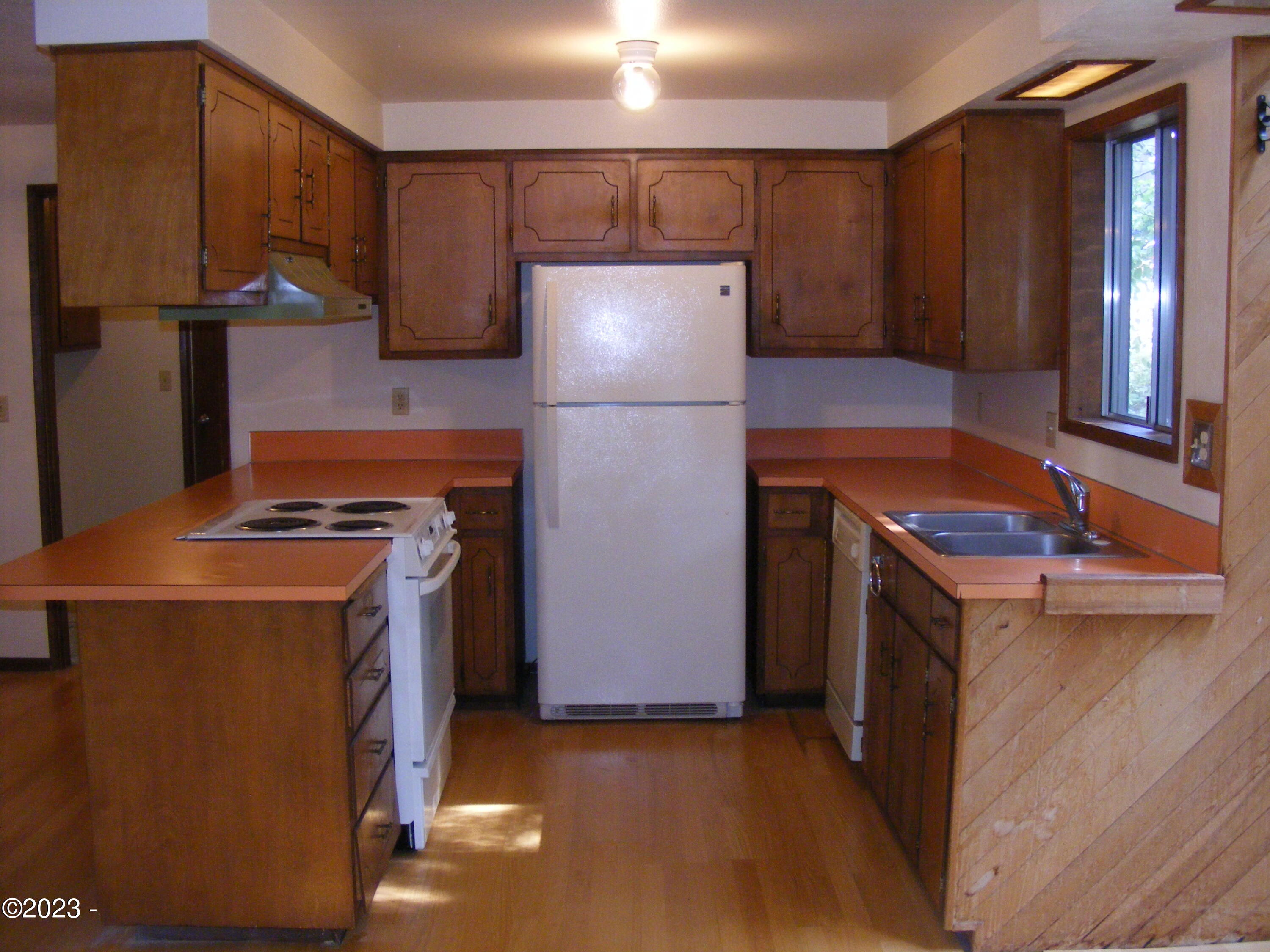 1851 Southeast Ammon Road Toledo, OR 97391 - Photo 13 of 20 DSCF2071