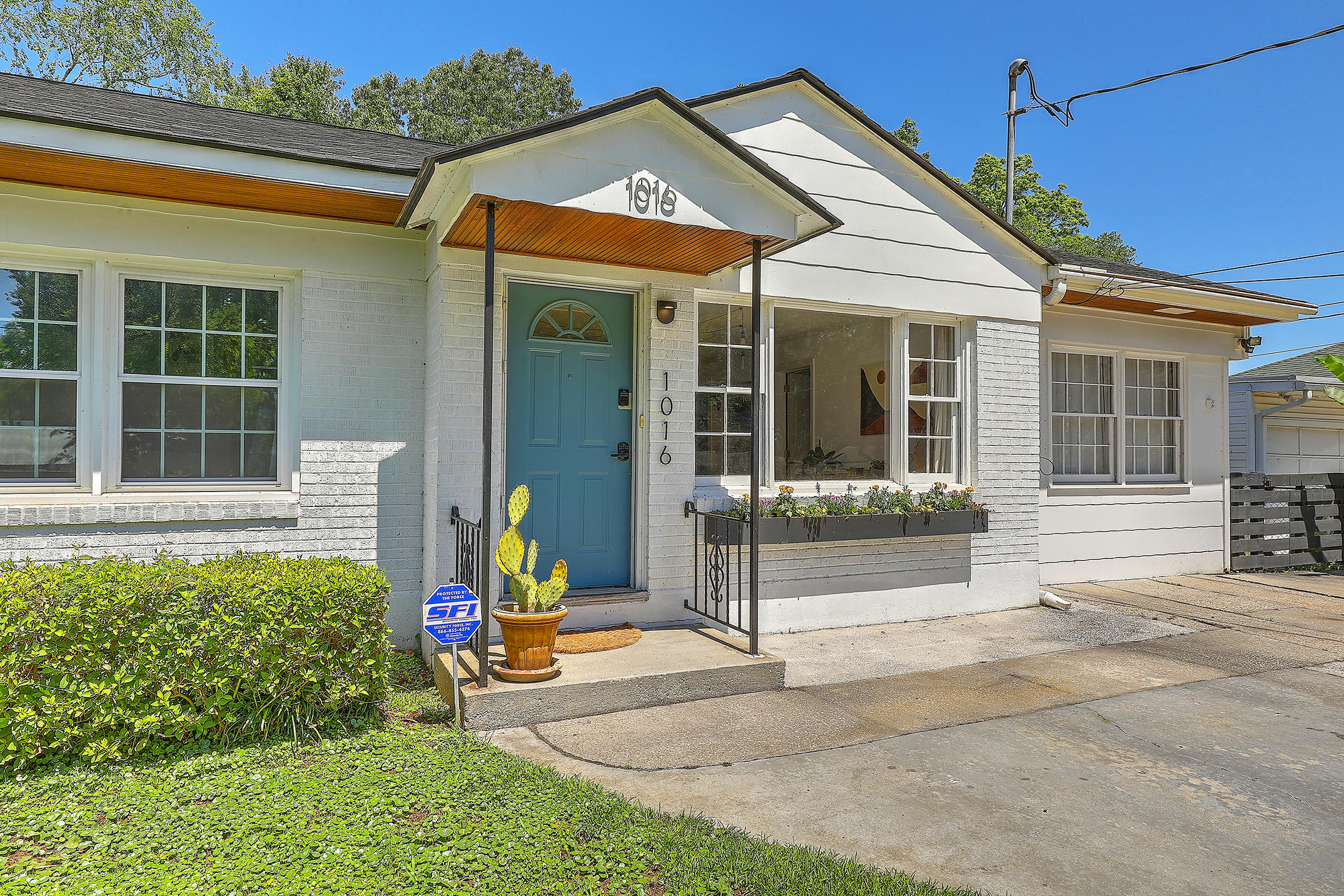 1016 West Recess Road Hanahan, SC 29410 - Photo 4 of 33 1R3A1576_77_78_79_80_81_82