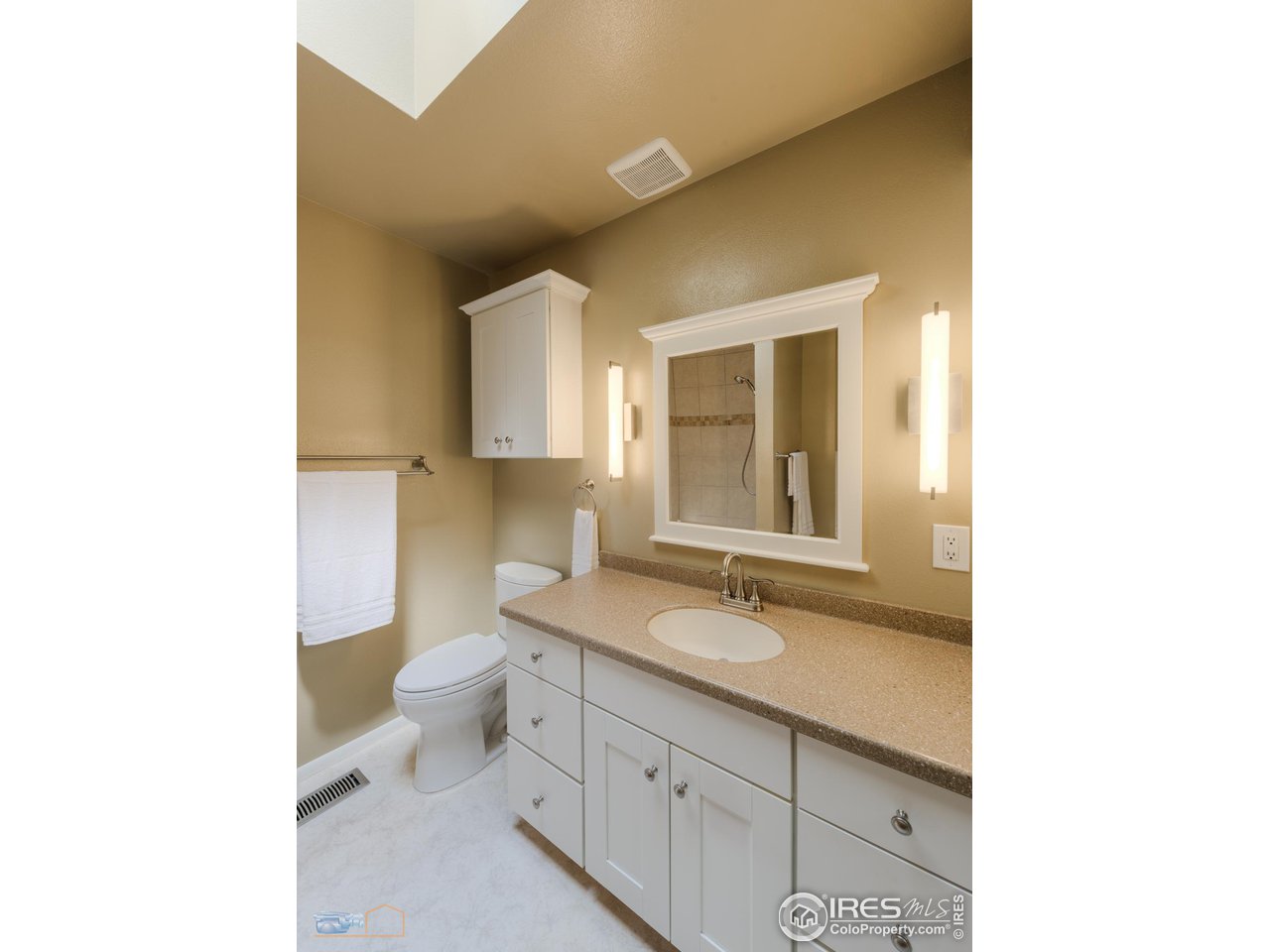 4477 Wellington Road Boulder, CO 80301 - Photo 17 of 36 Primary Bedroom Ensuite Bathroom