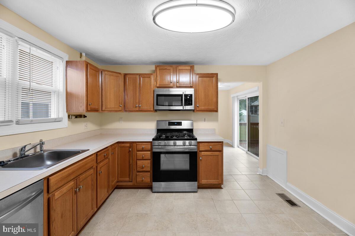 5903 Lynbrook Road Baltimore, MD 21225 - Photo 15 of 58 Gallery Image 15