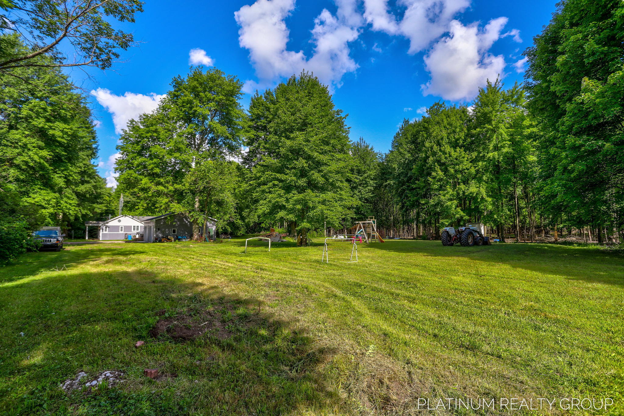 1202 Erickson Road Muskegon, MI 49445 - Photo 9 of 44 Yard