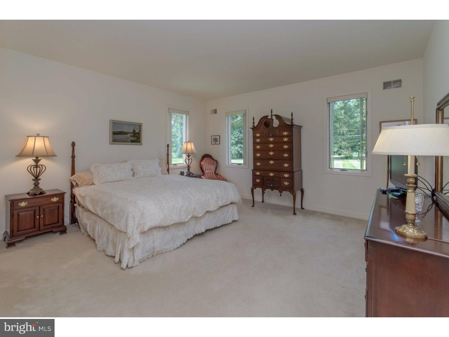 2302 Spring Valley Road Bethlehem, PA 18015 - Photo 11 of 24