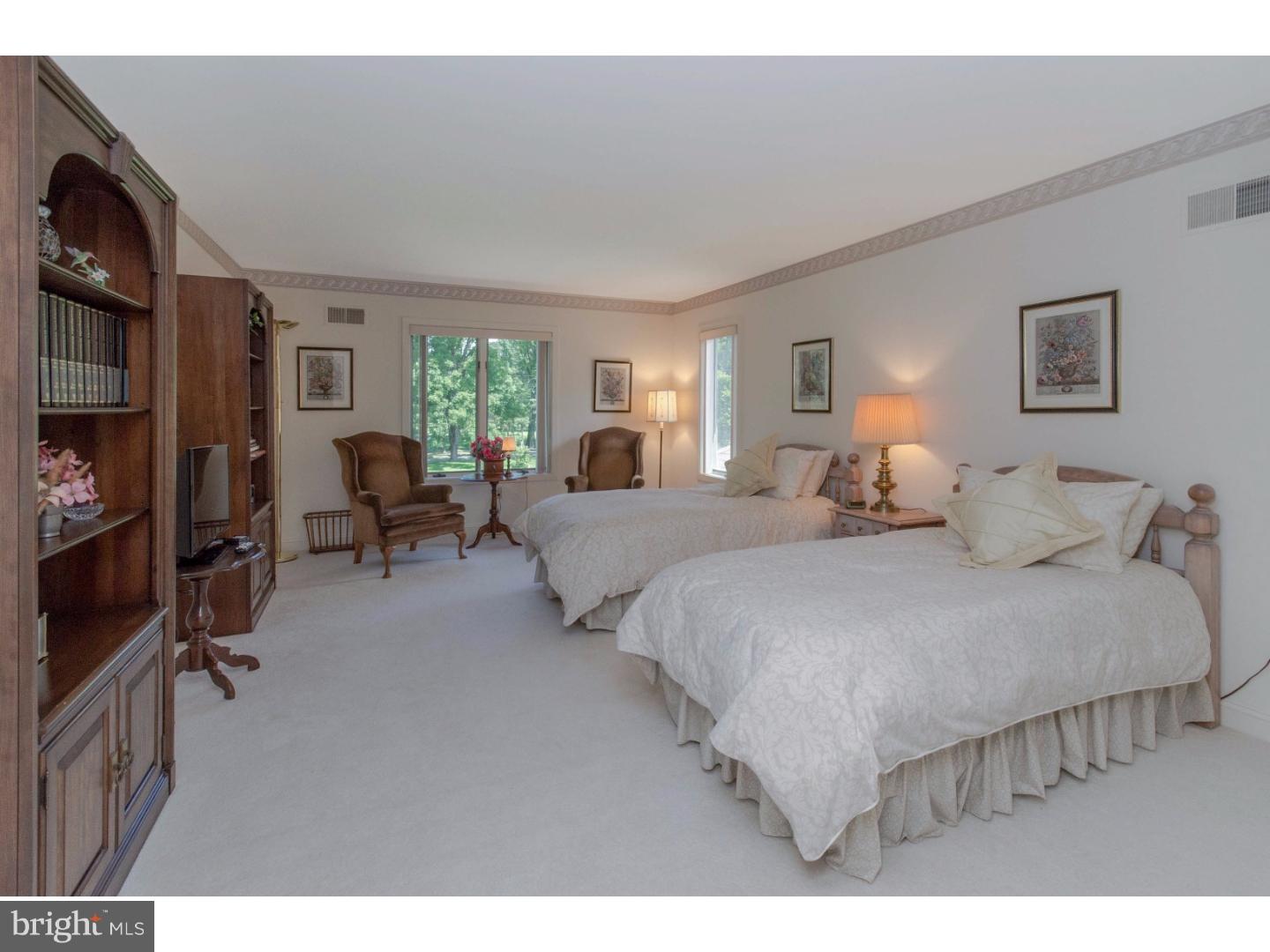 2302 Spring Valley Road Bethlehem, PA 18015 - Photo 14 of 24