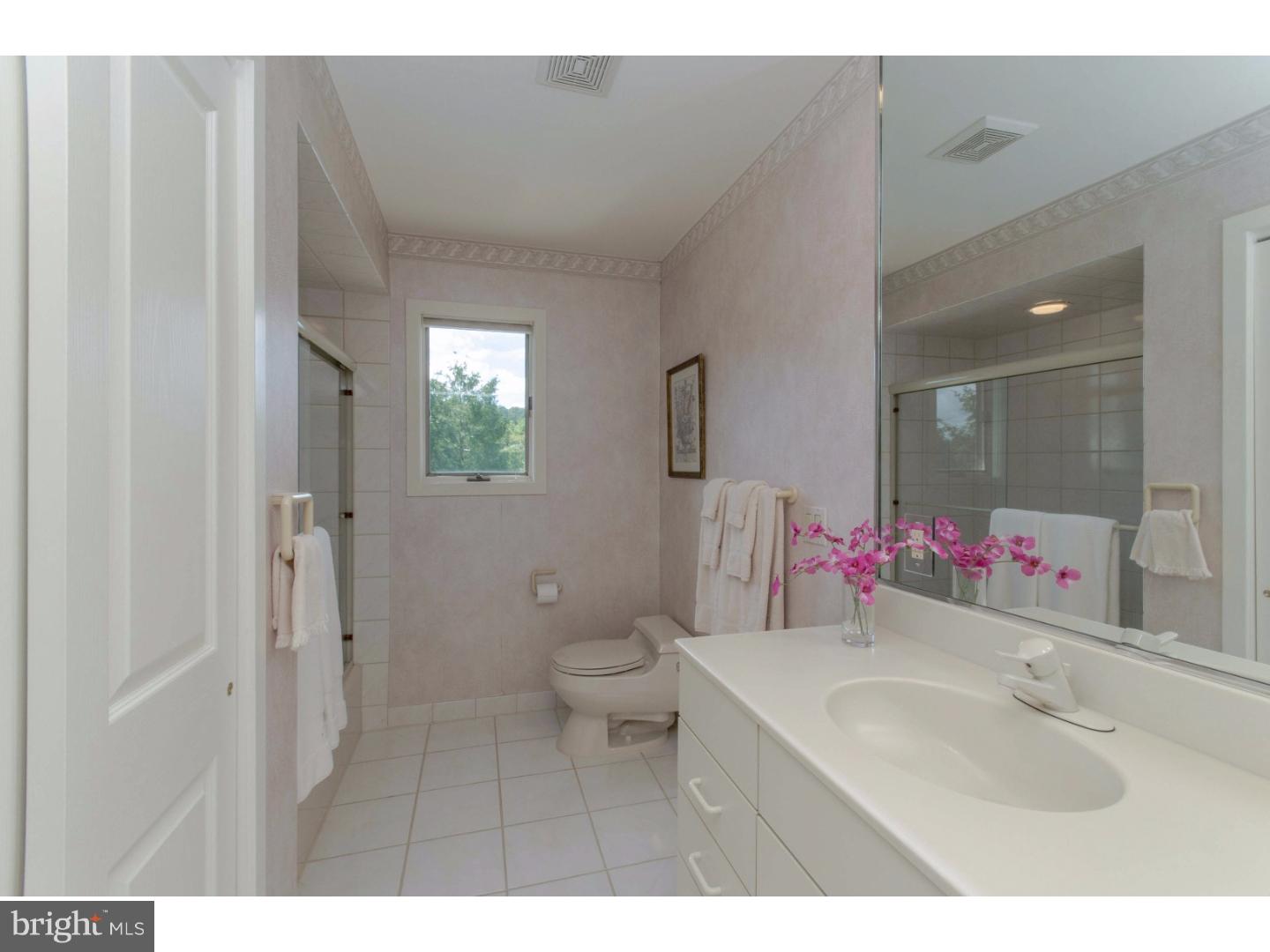 2302 Spring Valley Road Bethlehem, PA 18015 - Photo 15 of 24