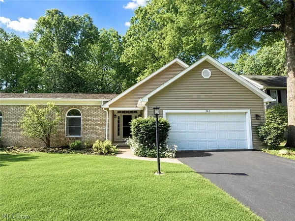 $250,000 | 361 Hilltop Boulevard, Canfield, OH 44406