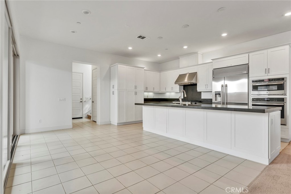 179 Terrapin Irvine, CA 92618 - Photo 4 of 46 Original photo