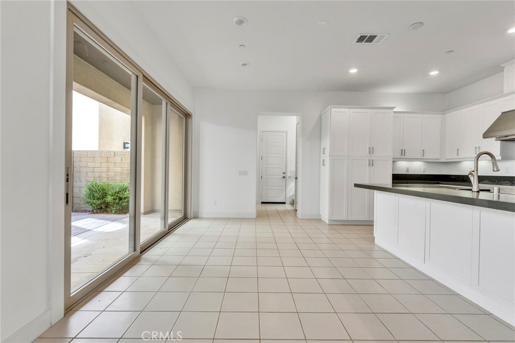 179 Terrapin Irvine, CA 92618 - Photo 7 of 46 Original photo