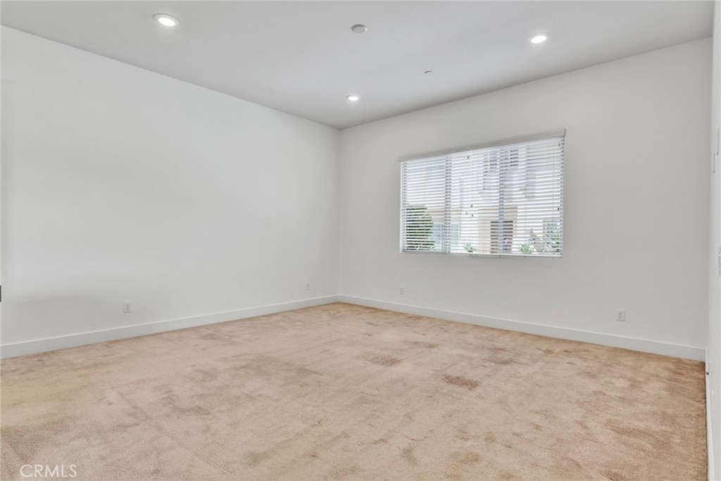 179 Terrapin Irvine, CA 92618 - Photo 9 of 46 Original photo