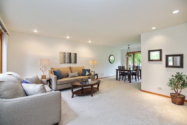 721 Garth Road Wheeling, IL 60090 - Photo 3 of 12 Gallery Image 3