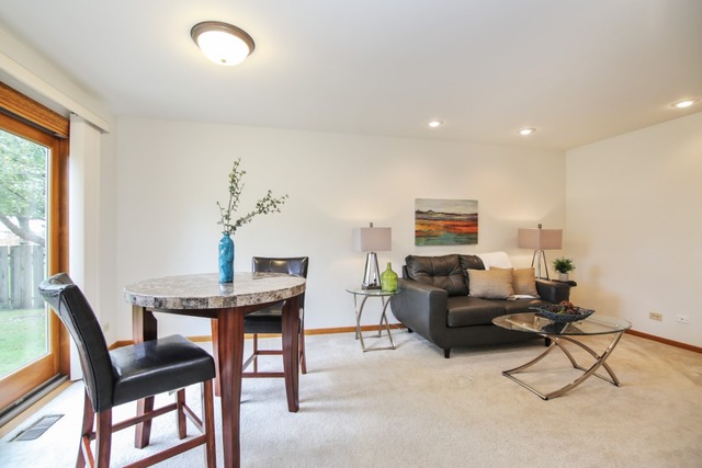 721 Garth Road Wheeling, IL 60090 - Photo 6 of 12 Gallery Image 6