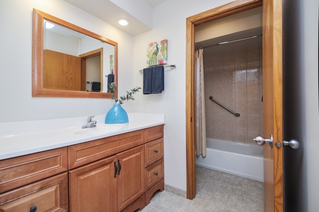 721 Garth Road Wheeling, IL 60090 - Photo 8 of 12 Gallery Image 8