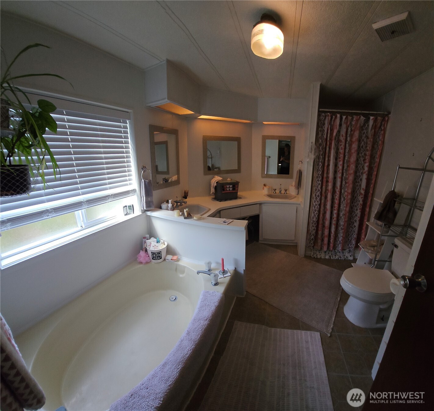 5600 Mt Solo Road, Unit 161 Longview, WA 98632 - Photo 15 of 17 a kitchen with sink stove and refrigerator