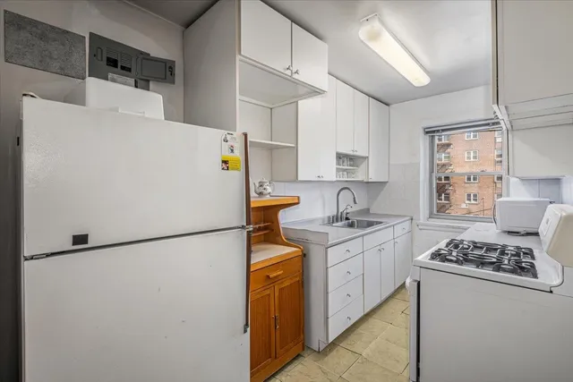 $142,500 | 144-55 Melbourne Avenue, Unit 3J | Kew Gardens Hills