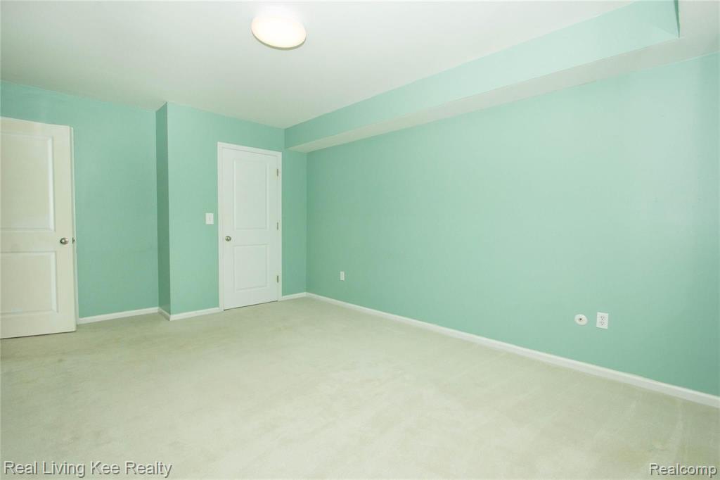 1673 Riverside Drive, Unit 6 Rochester Hills, MI 48309 - Photo 9 of 20
