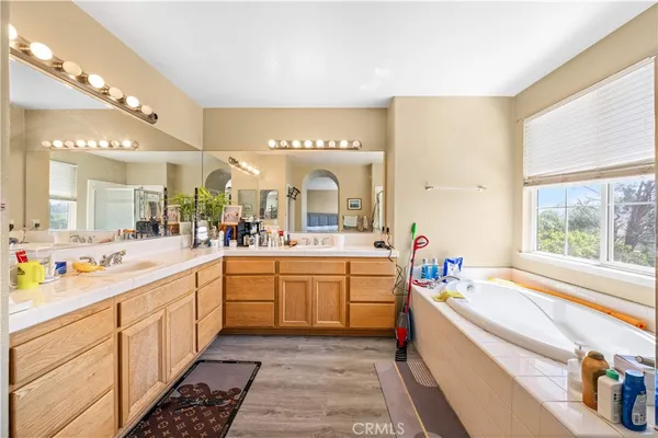 $999,000 | 7342 Excelsior Drive, Eastvale, CA 92880