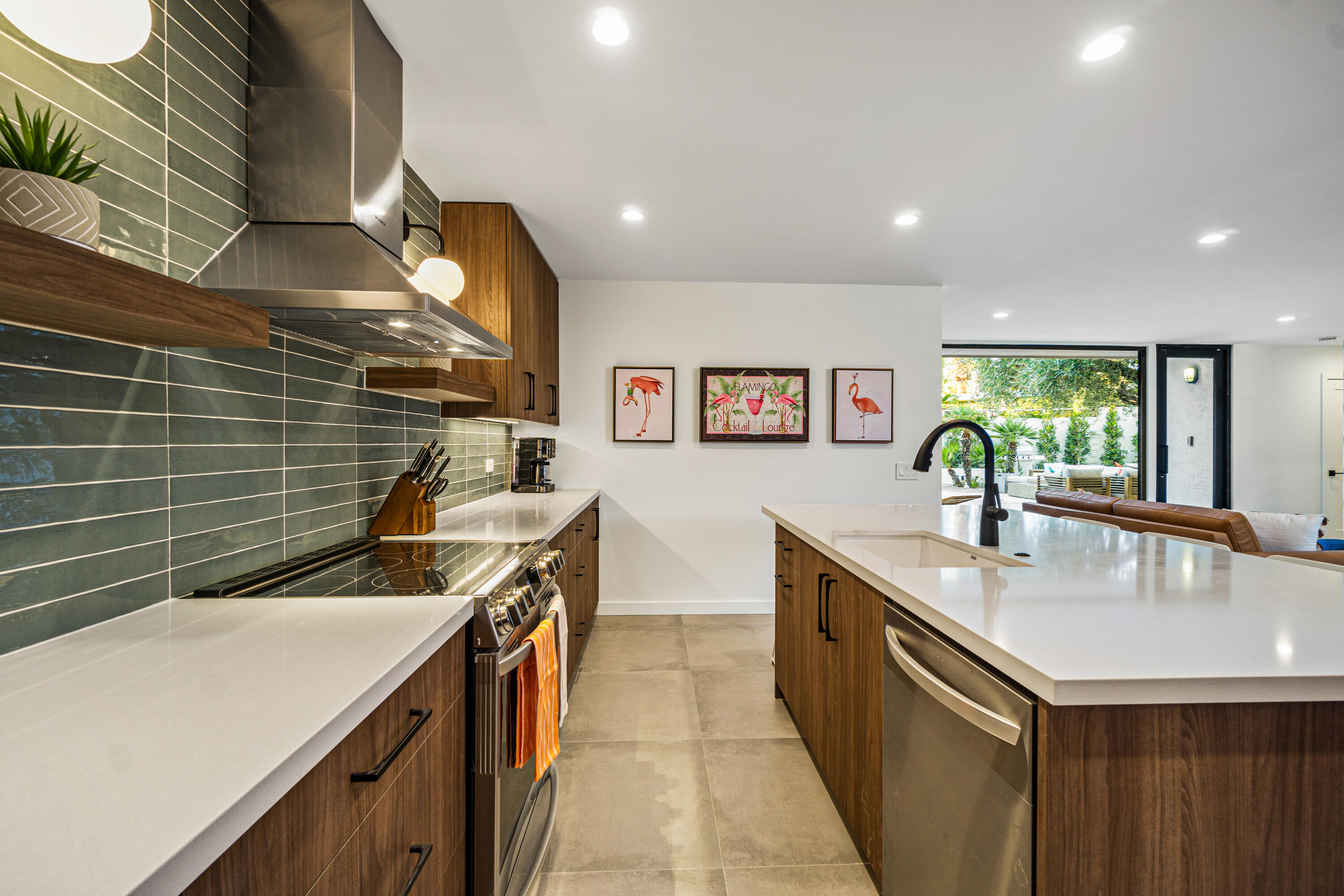 130 West Racquet Club Road, Unit 308 Palm Springs, CA 92262 - Photo 18 of 47 Kitchen
