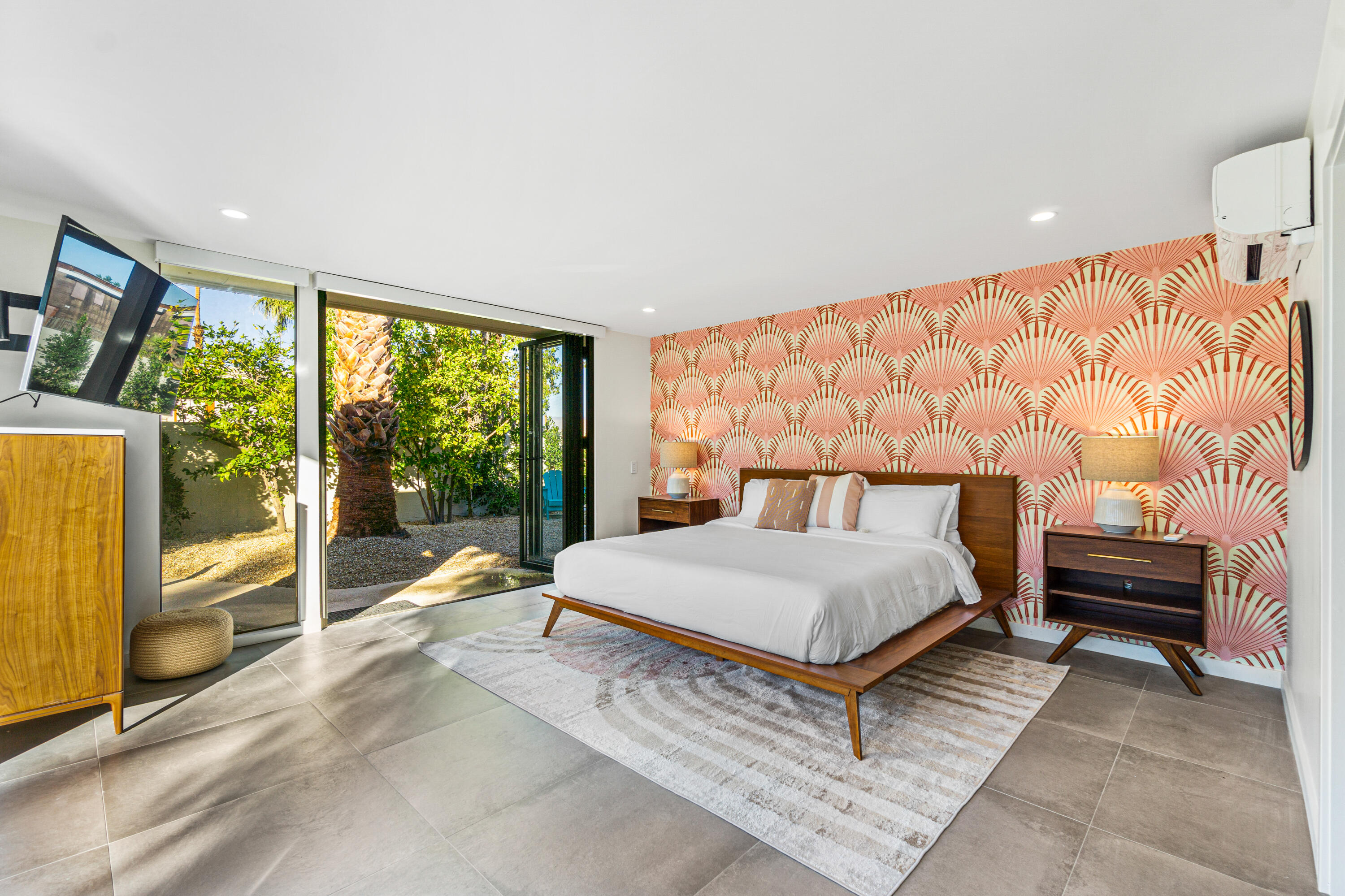 130 West Racquet Club Road, Unit 308 Palm Springs, CA 92262 - Photo 20 of 47 Primary Bedroom